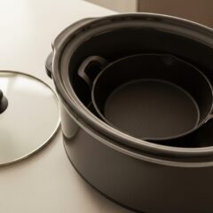 Slow Cooker Seasoning a Cast Iron Skillet's Handles